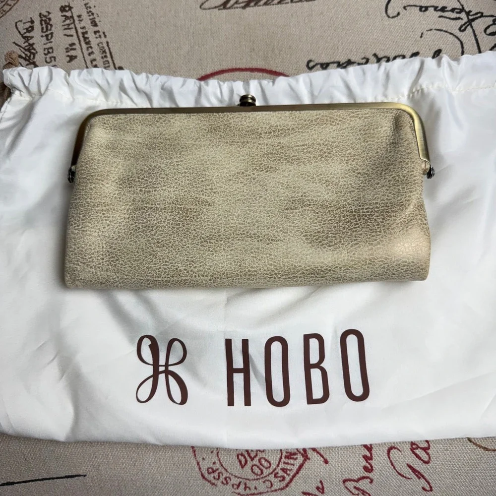 Hobo Lauren Clutch Wallet Metallic Gold Crackle Leather Kiss Lock Frame Purse